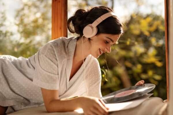 Chill Indie Albums to Listen To The Ultimate Cozy Playlist Guide