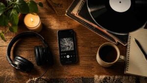 How To Build A Playlist With Indie Music Like Lana Del Rey