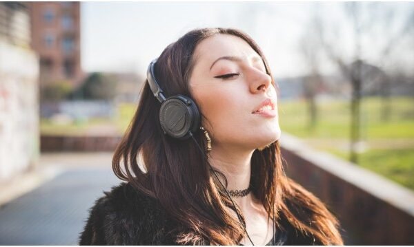 How to Listen to Top Indie Albums of the Year