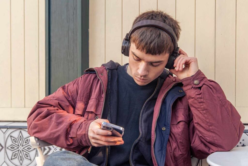 How I Discover the Best Indie Albums Today